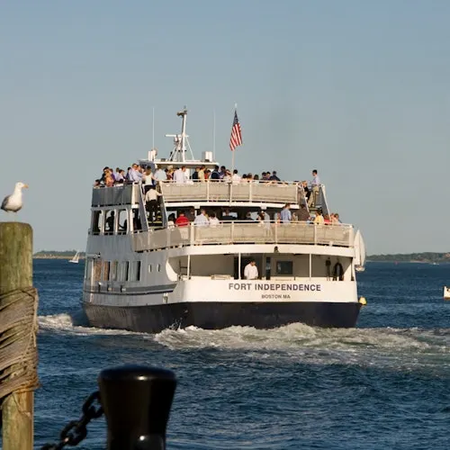 Boston Harbor: 1-Hour Historic Sightseeing Cruise