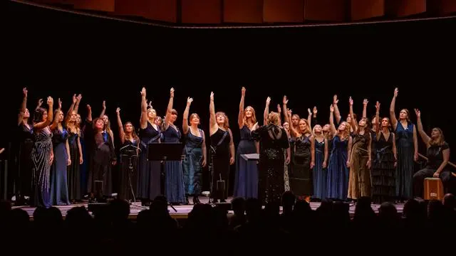 Ty ljuset vilar där - en vinterkonsert med Bella Voce - Lunds Studentsångerskor