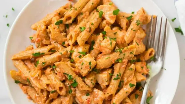 Fællesspisning på Café Svanen – Kylling Penne Vodka