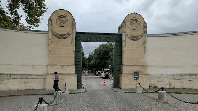 Père-Lachaise til Belleville – Fra gravfred til rå gadekunst