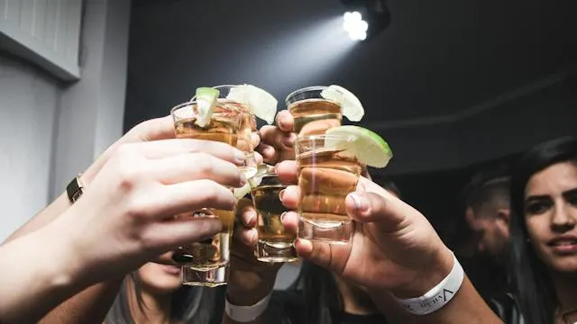 Hamburg Night PubCrawl: 4 Locations, Welcome Shots + Clubeintritt