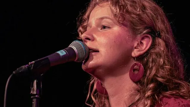 Selma Lundgren - Releasekonsert ”Världen Väntar”