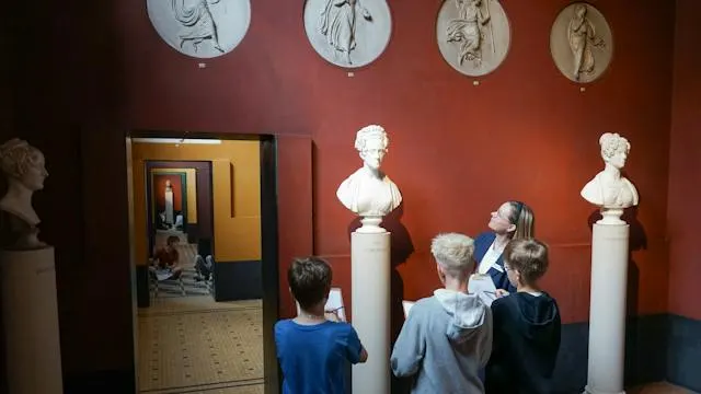 TEGNEHOLD FOR BØRN (11-13 ÅR)