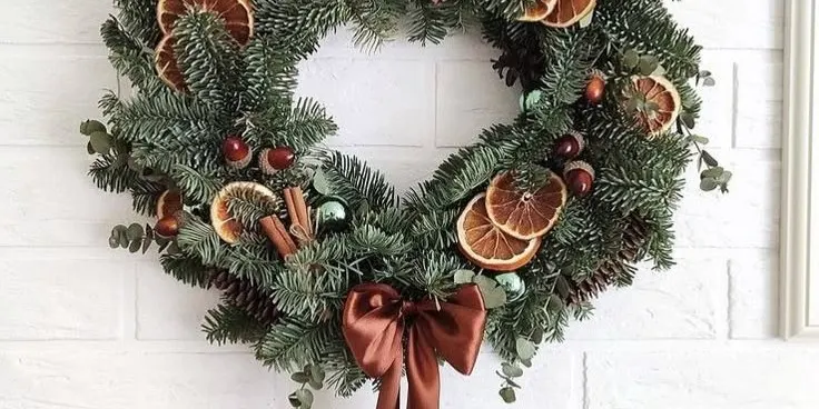 Wreath Making Workshop with Glass of Bubbles on Arrival - Green Fir Base