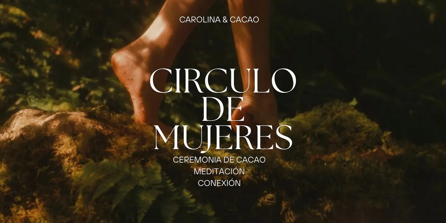 Círculo de mujeres en Luna llena