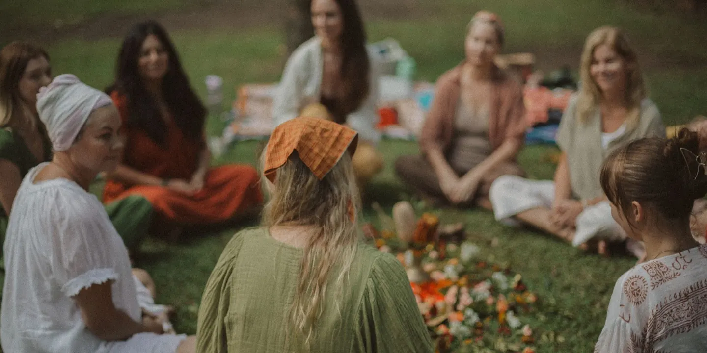 Gentle Business Circle for Women