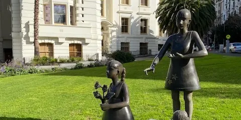East Melbourne Walking Tours