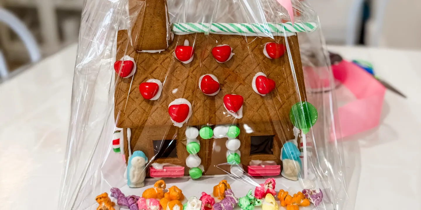 MINI & ME Gingerbread House Decorating - Wednesday Dec 16th