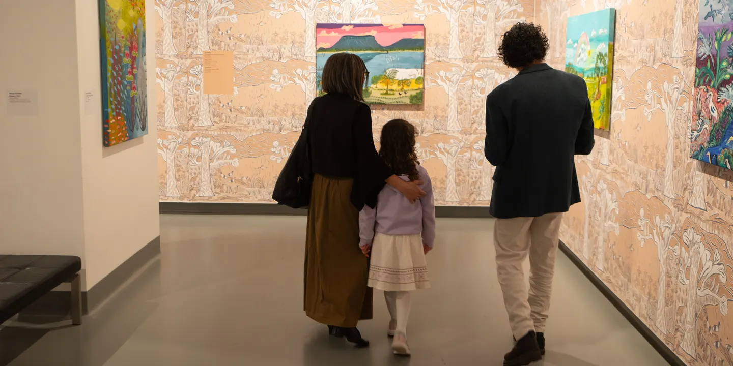 Auslan interpreted tour of 'Photography in the 1980s'