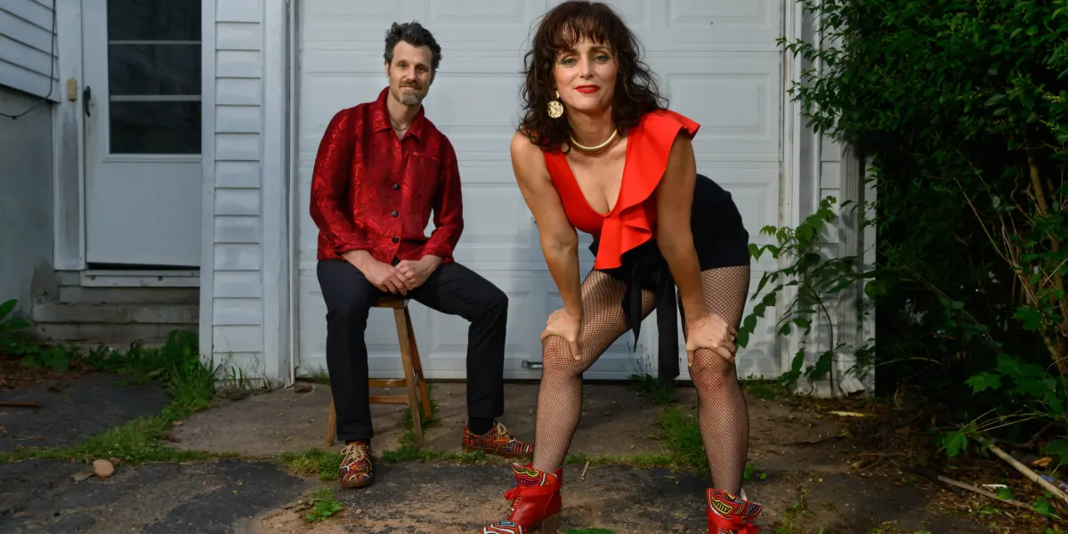 Goodnight Moonshine – Married Duet Featuring Molly Venter of Red Molly Creating a Rich, Jazz-Infused Folk Sound