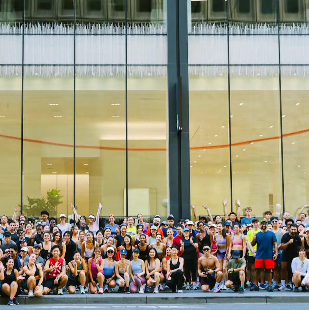 ALO BLOOR STREET: ALO RUNNERS CLUB