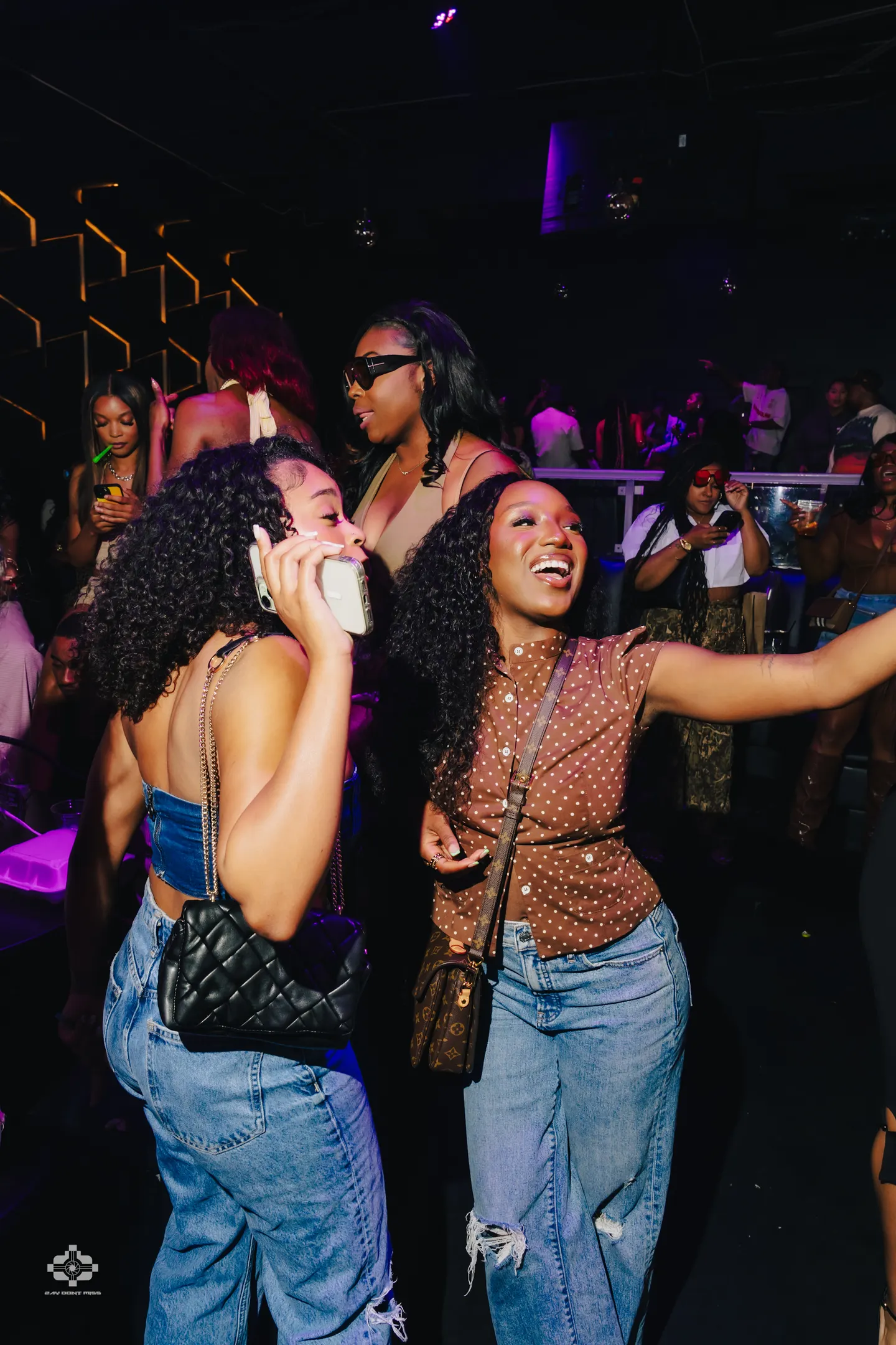 RNBarCrawl Houston: The R&B Bar Crawl Experience