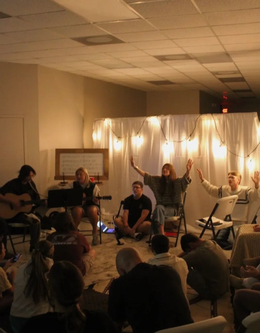 Livingroom Worship w/ BreadHouse