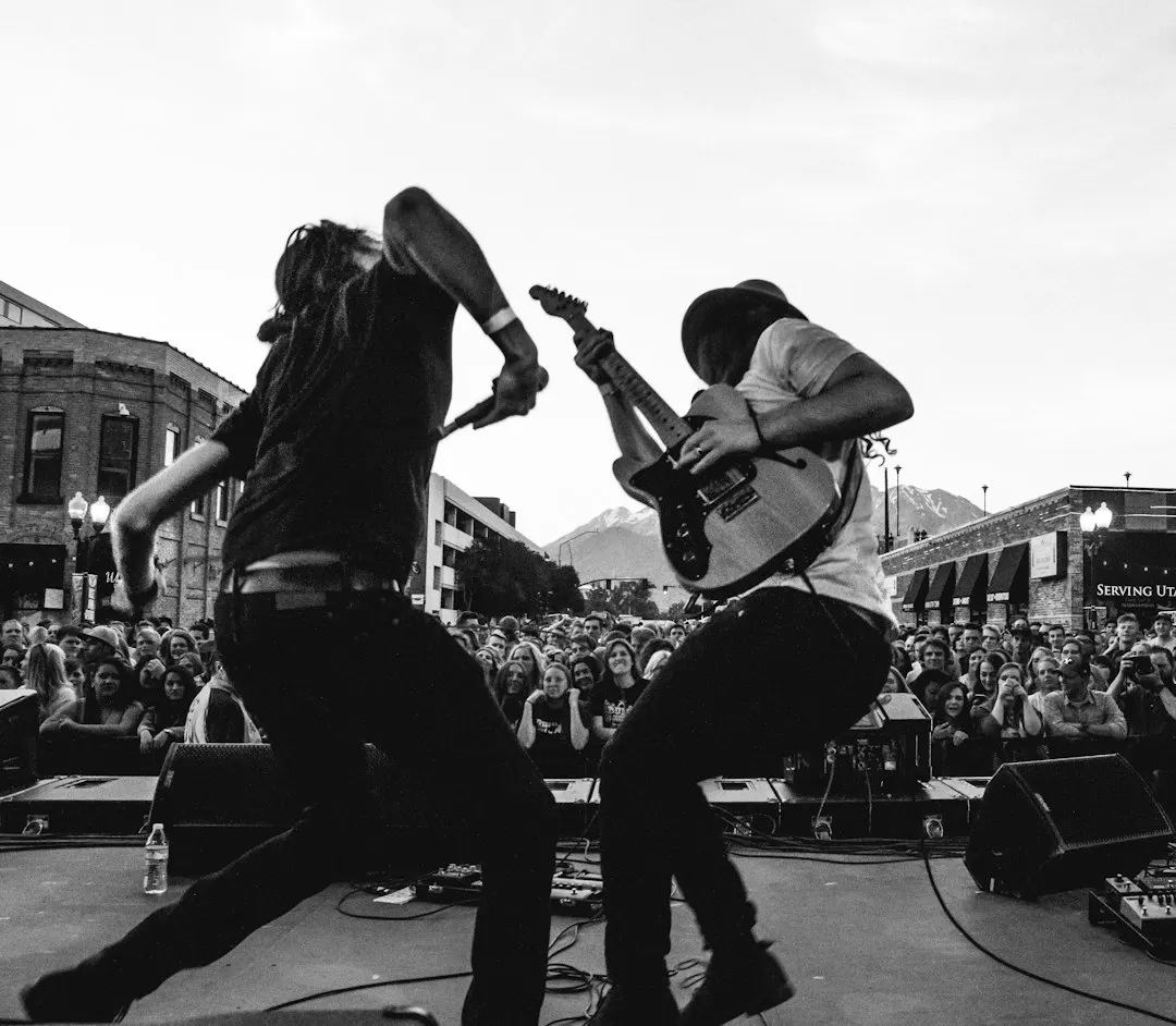 Wave To Earth