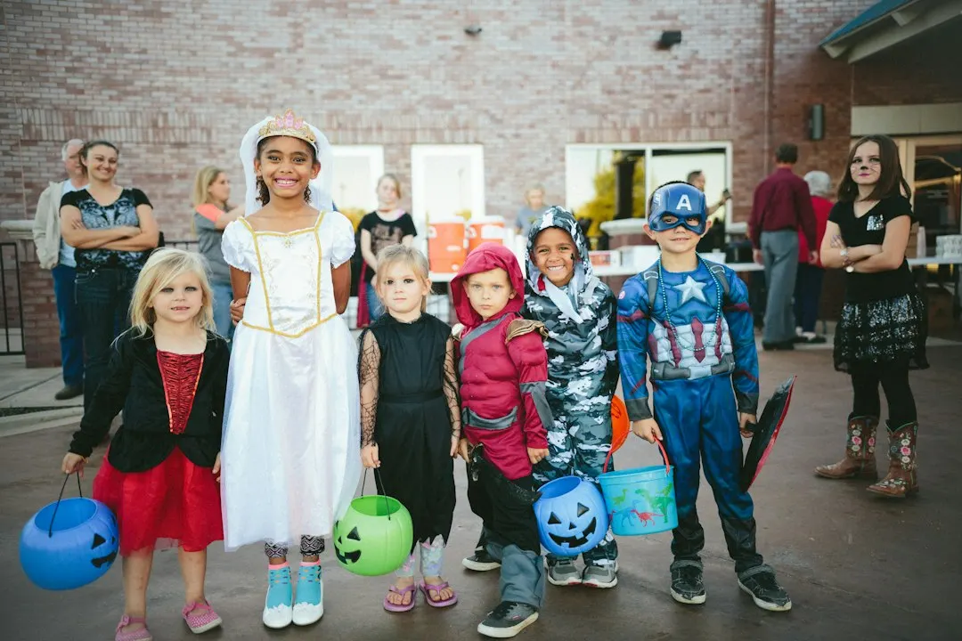 Costumes & Colores