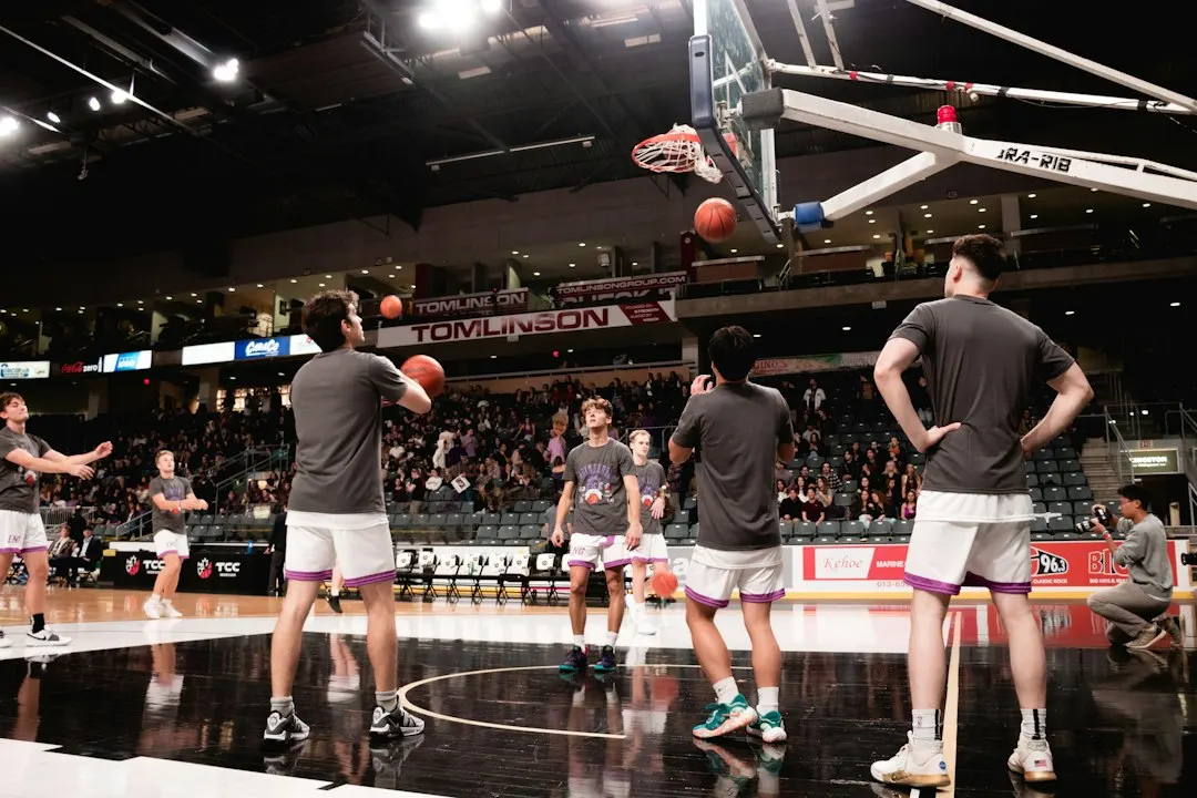 Cleveland Cavaliers At Detroit Pistons