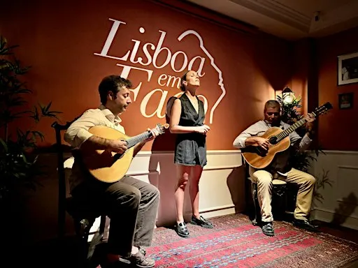 Lisboa em Fado - Intimate Live Fado Music Show with Port wine in Lisbon