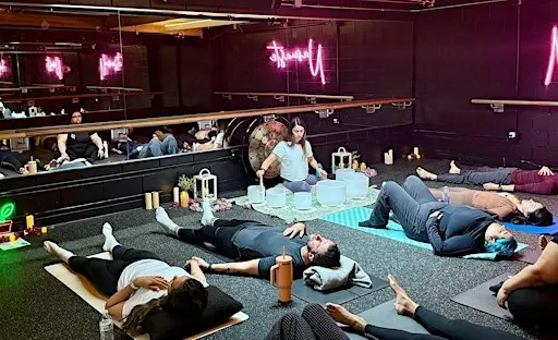 Oct Sound Bath & Gentle Stretch – Crystal Bowls & Gong Meditation