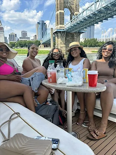 RIVER BRUNCH ESCAPE