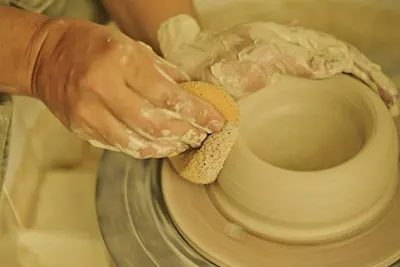 Workshop throwing clay