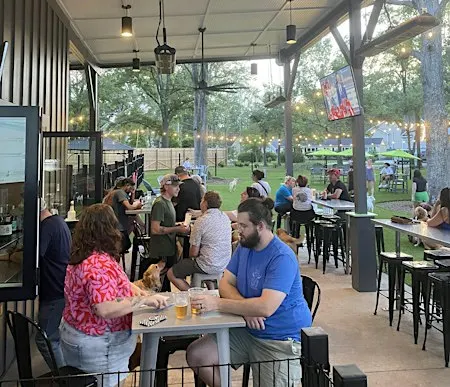Dog-Friendly Trivia & Bingo Night at Broken Leash