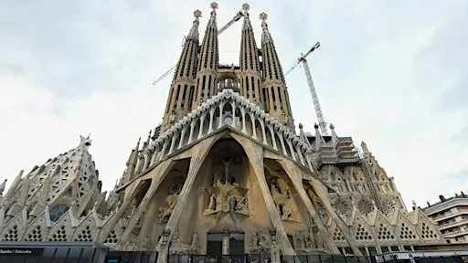 Barcelona: Oh My Gaudi Walking Tour