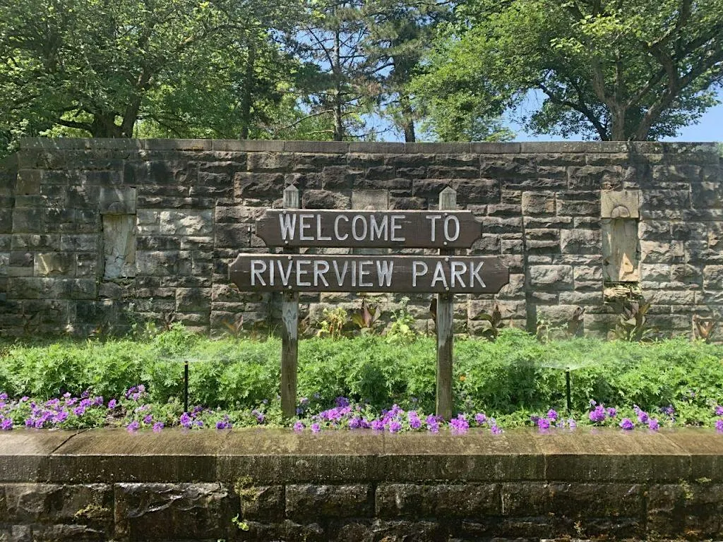 Riverview Park Tree ID Hike