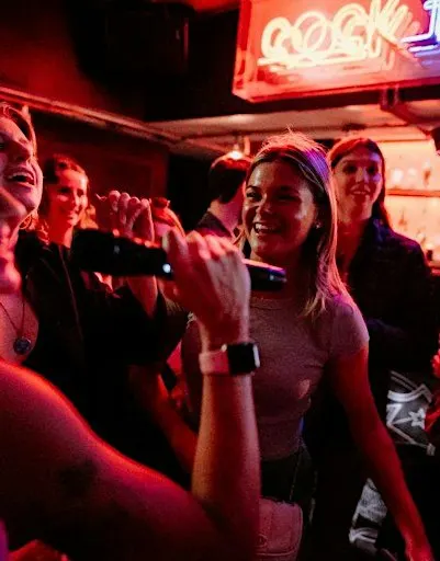 Karaoke & Language Exchange– Entrada Gratis en CALLE 365