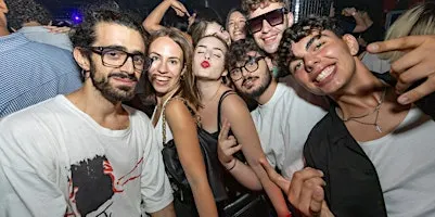 FREE Saturday Language Exchange Meetup - Drink, play & Speak