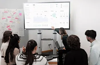 Understand your Business (Data, Dashboards + AI Insight)