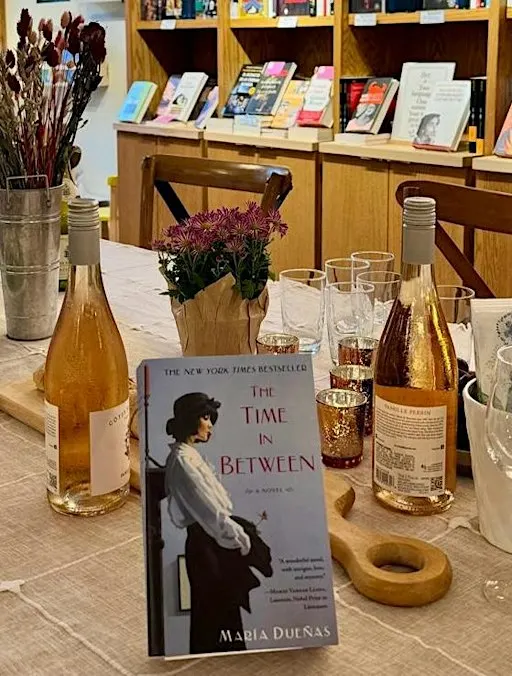 Flor Book Club | Time in Between/Tiempo entre Costuras by M. Duenas