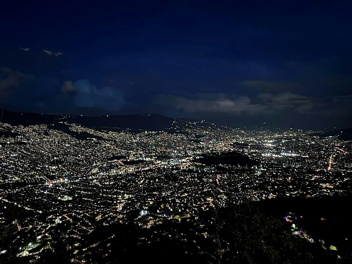 Medellín's El Picacho Viewpoint: Sunset and Nighttime Walking Tour