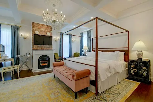 Christmas at Aisling House: VIP Overnight Primary Suite