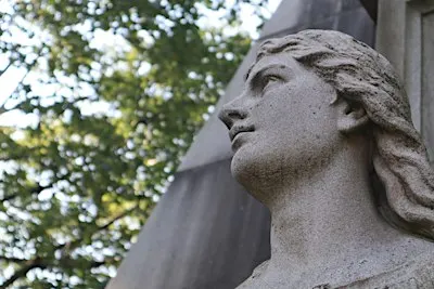 Graceland Cemetery Symbolism & Architecture Tour