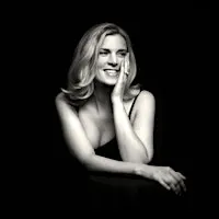 Jacqui Naylor Live in Portland! Melding jazz and pop tunes!