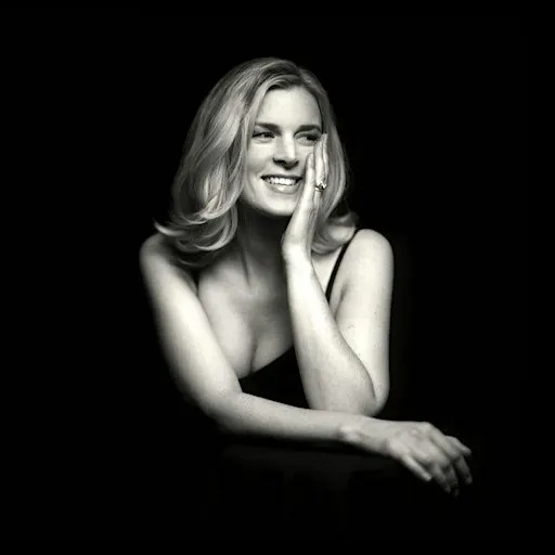Jacqui Naylor Live in Portland! Melding jazz and pop tunes!