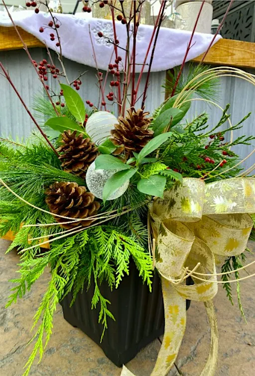 Bobbles & Bows Winter Planter Workshop