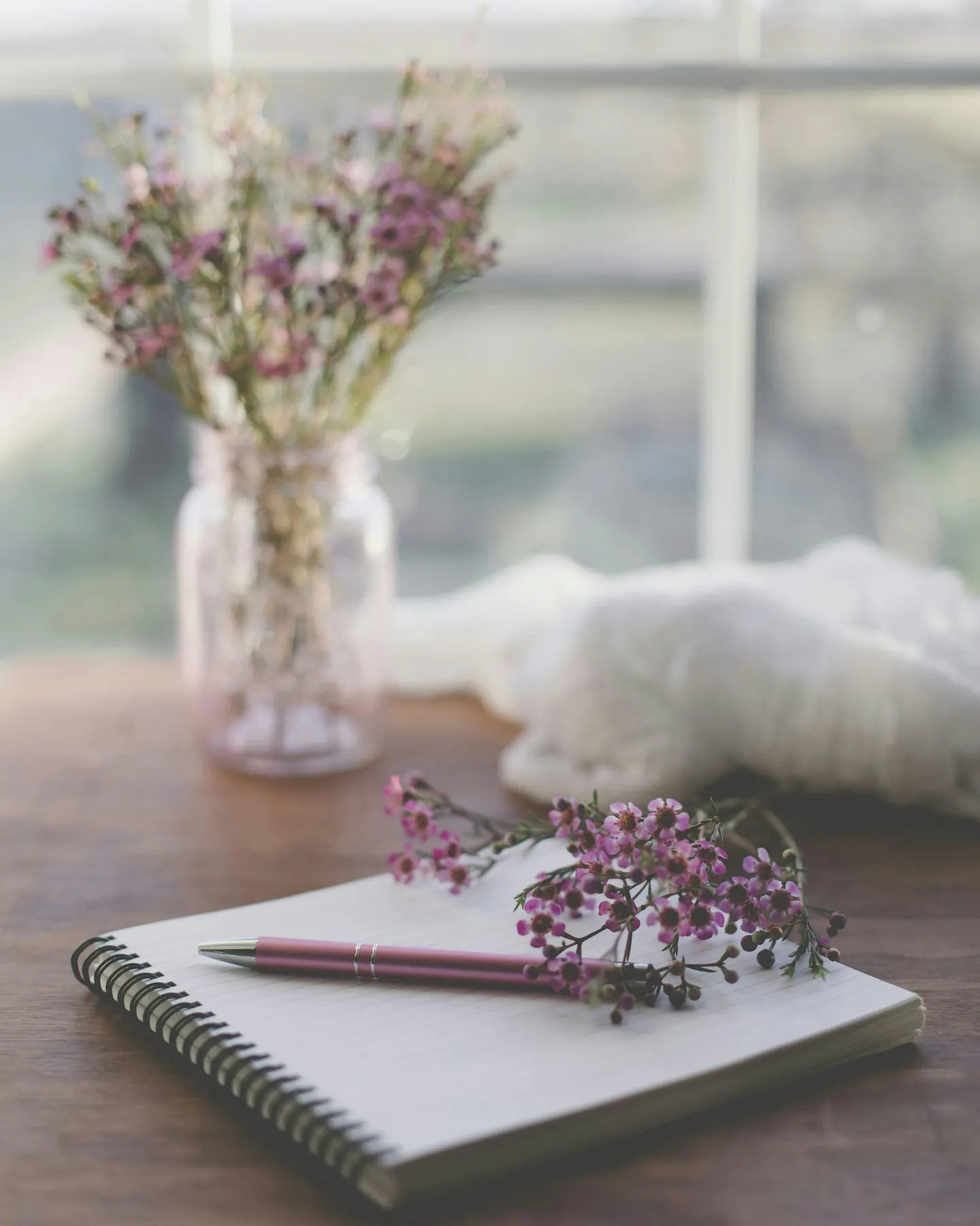Explorative Creation: An Inner Voyage through Breathwork and Writing