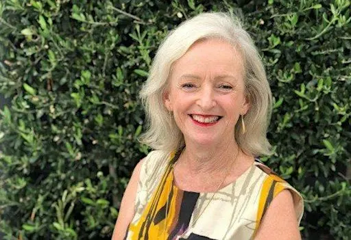 Teena Crawford - A Guide to Better Gardens - Heidelberg