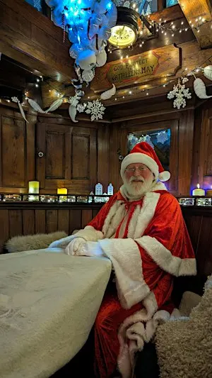 Santa Sails into Gloucester Docks