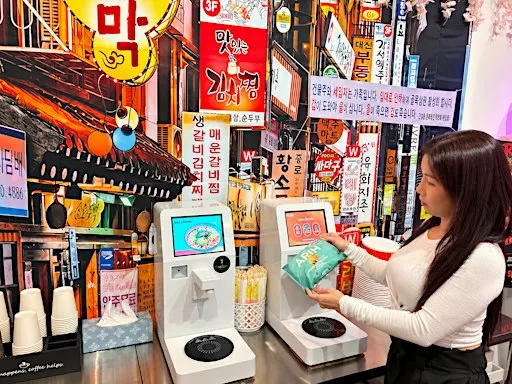 Nights with Seoul VR + Ramen Experience