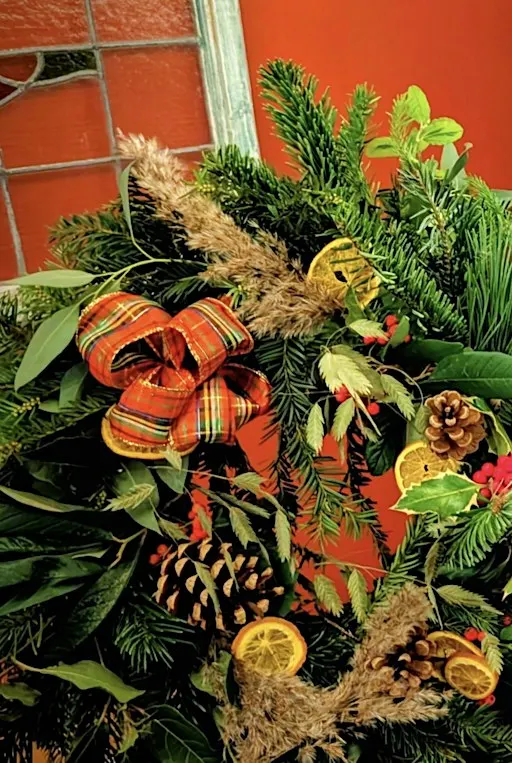 Wreath Making at the Wobbly Dagger