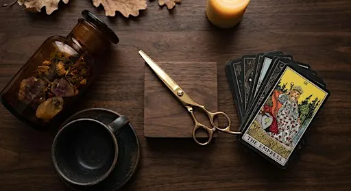 Aura Moon x Cabello Artistry: Tea, Tarot & Intuitive Hair Consultations