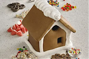 Make & Take: Decorate a Gingerbread House (All Ages)
