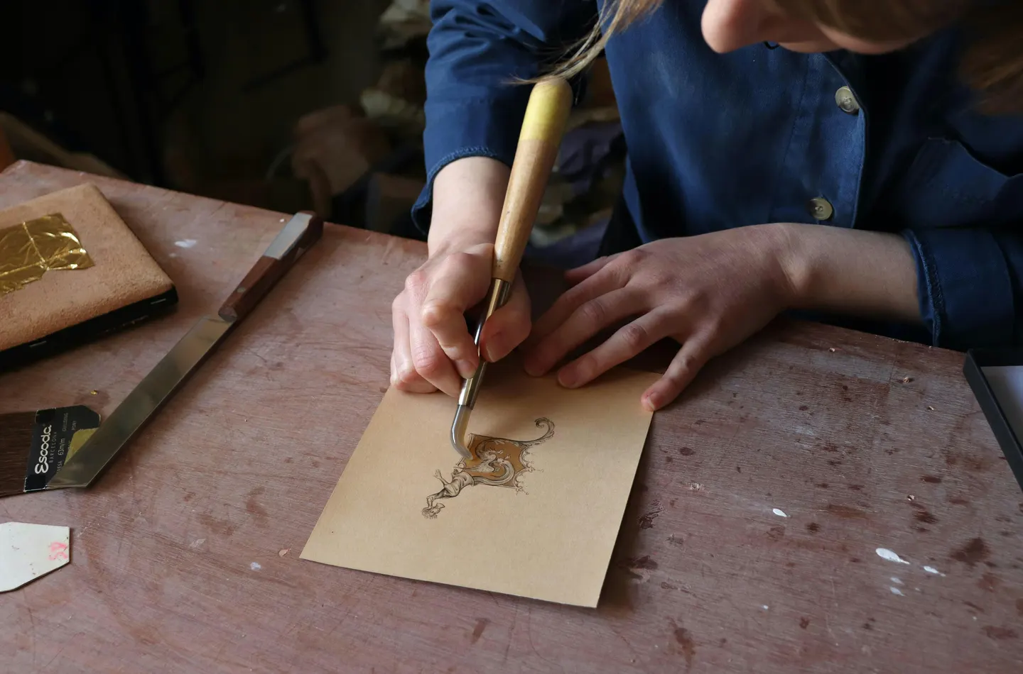 Illuminated lettering workshop