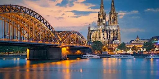 Unravel Cologne’s mysteries with our exciting outdoor escape game!