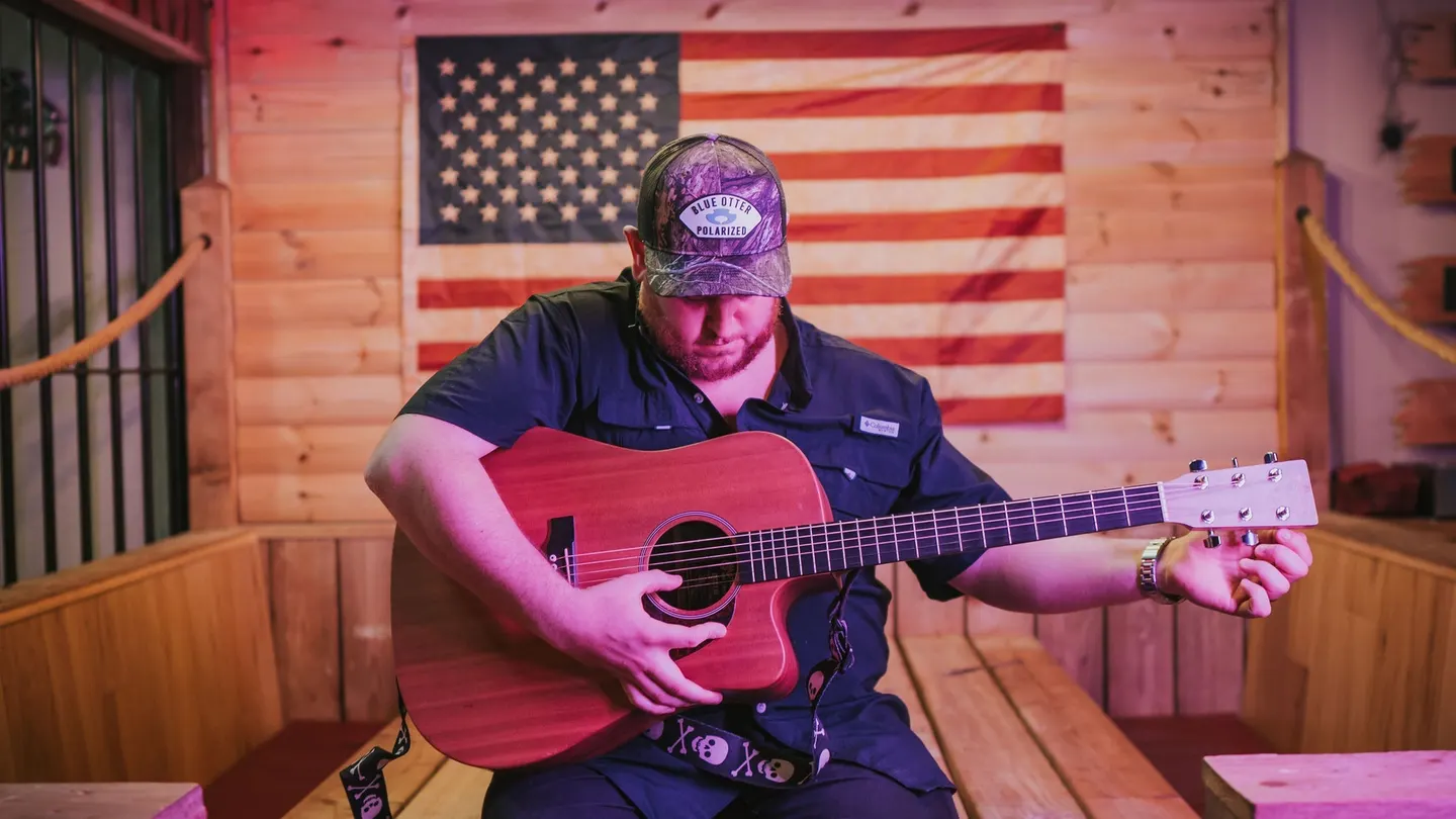 Luke Combs UK by Candlelight with String Orchestra