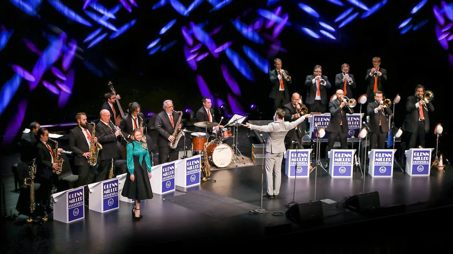 Glenn Miller Orchestra: In The Christmas Mood