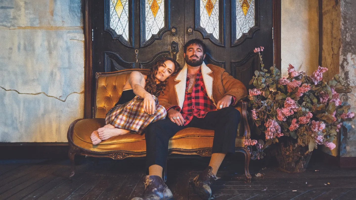 Angus and Julia Stone w/ Caiola