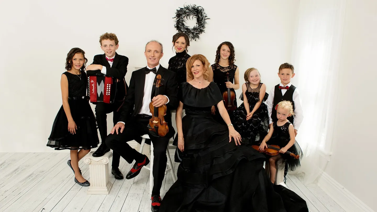 Natalie MacMaster & Donnell Leahy - A Celtic Family Christmas...Party!
